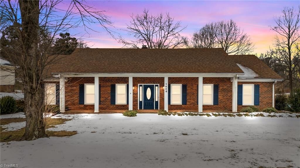 Property Photo:  1448 Spring Hill Circle  NC 27284 