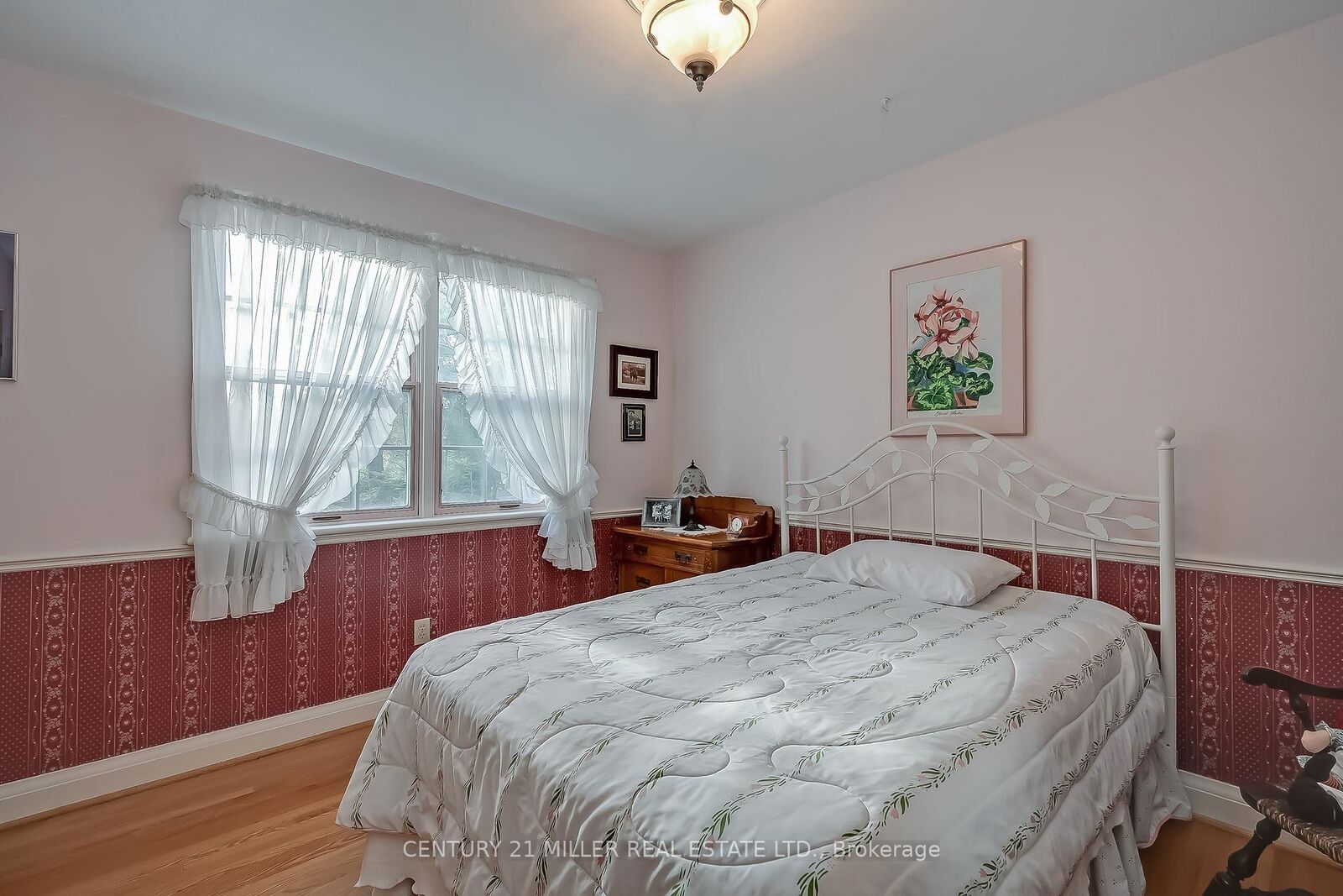 Property Photo:  1296 Cumnock Crescent  ON L6J 2N7 