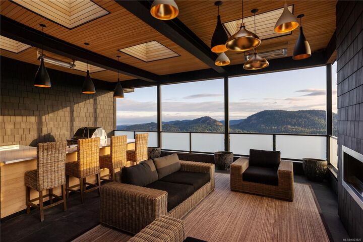 Property Photo:  1424 Pinehurst Pl  BC V9B 3S3 