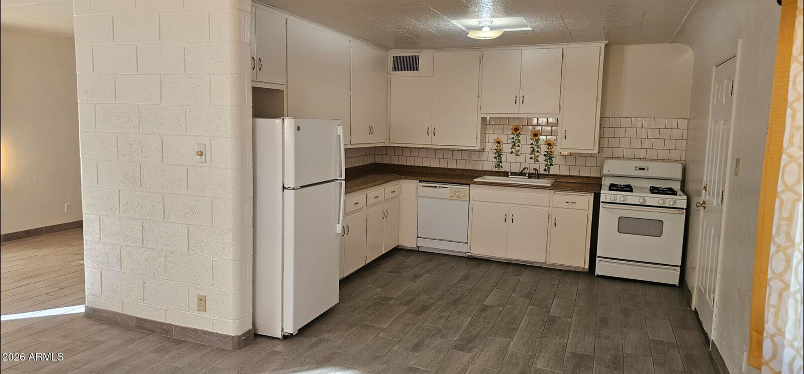 Property Photo:  2138 E Turney Avenue Apt B  AZ 85016 