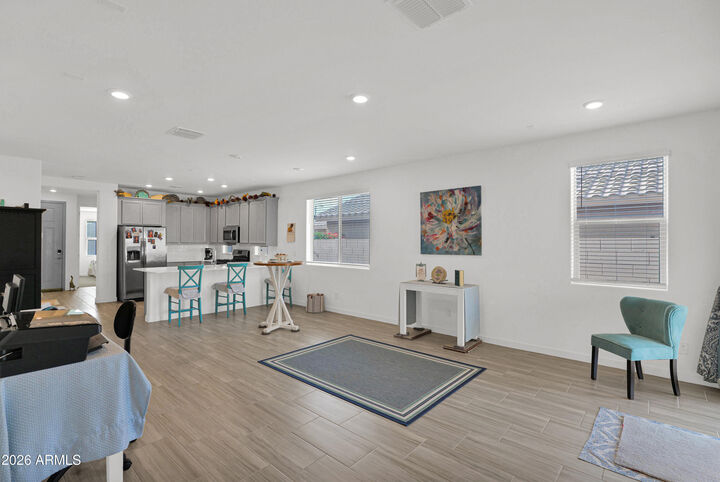 Property Photo:  432 W Tamarack Drive  AZ 85140 