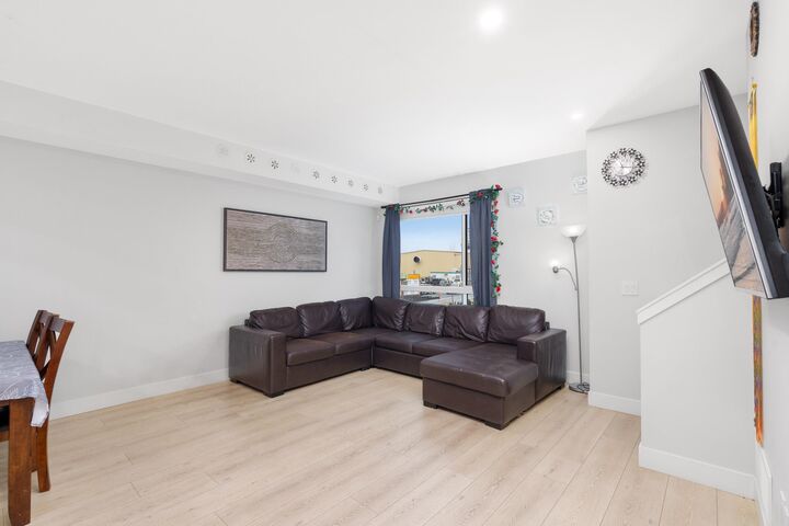 Property Photo: 30530 Cardinal Avenue 128 BC V2T 0L5