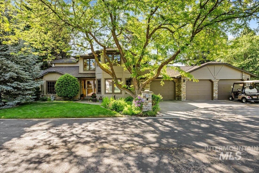 Property Photo:  704 N Nicklaus Ln  ID 83616-5358 