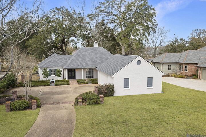 Property Photo:  17628 W Lakeway Ave  LA 70810 