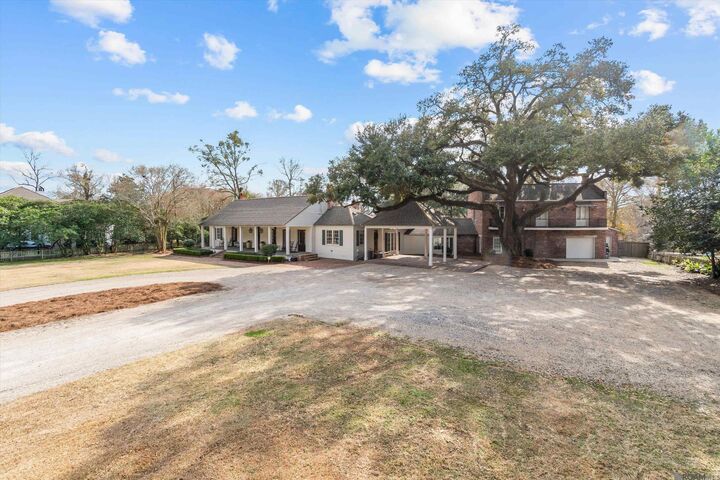 Property Photo:  6222 Highland Rd  LA 70808 