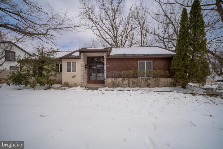 Property Photo:  501 Flora Circle  PA 19064 