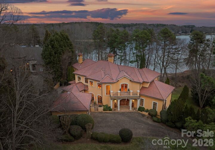 Property Photo: 201 Brawley Harbor Place NC 28117