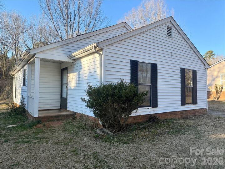 Property Photo:  7037 Ravenglass Lane  NC 28227 
