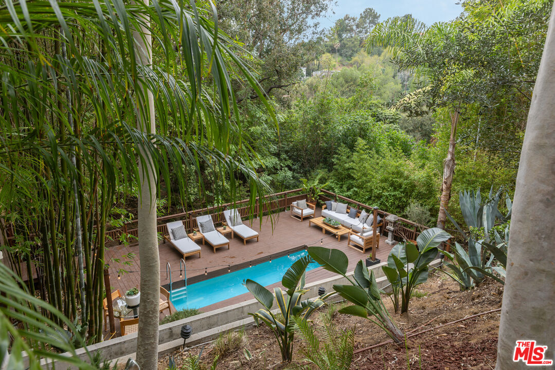 Property Photo:  3184 Deronda Dr  CA 90068 