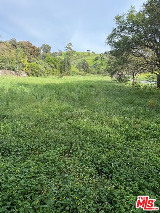 Property Photo:  5960 Bonsall Dr  CA 90265 