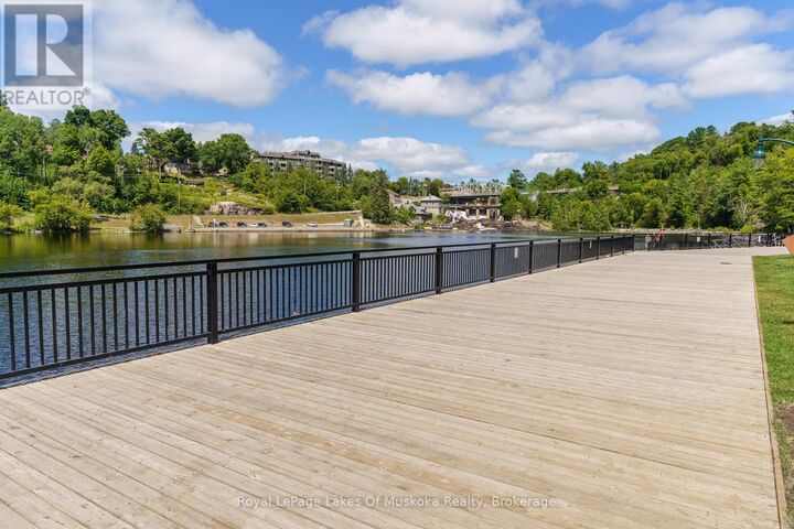 Property Photo: 142 Ecclestone Drive 10 ON P1L 1G6