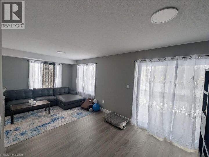 Property Photo: 379 North Romeo Street North 2 ON N5A 0K4