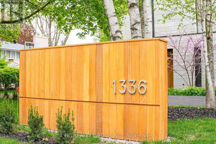 Property Photo:  1336 Hillhurst Road  ON L6J 1X5 