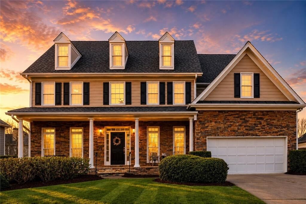Property Photo: 6895 Buckingham Circle GA 30040
