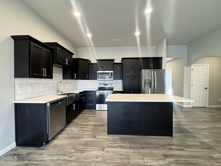 Property Photo: 203 Kenner Loop ND 58504