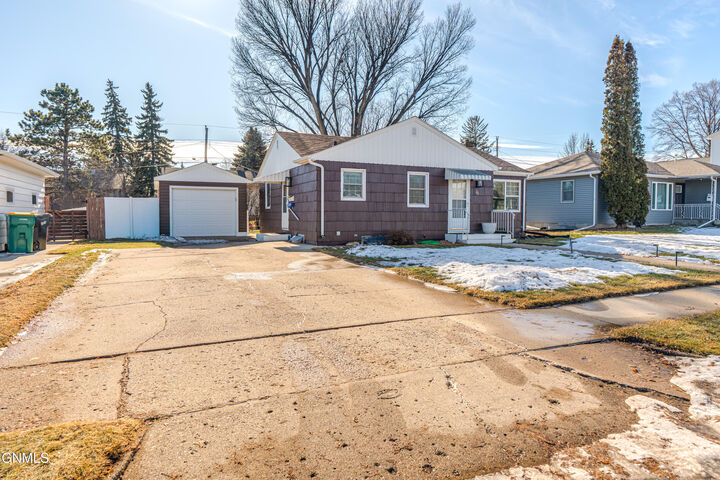 Property Photo: 111 Seminole Avenue ND 58501
