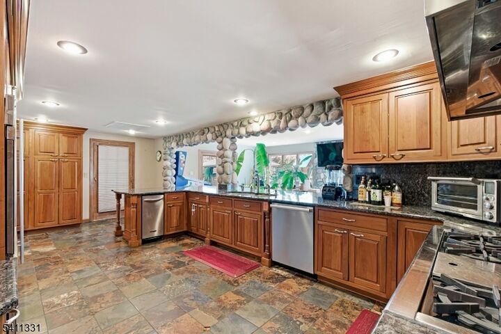 Property Photo:  328 Hillside Ave  NJ 07039 