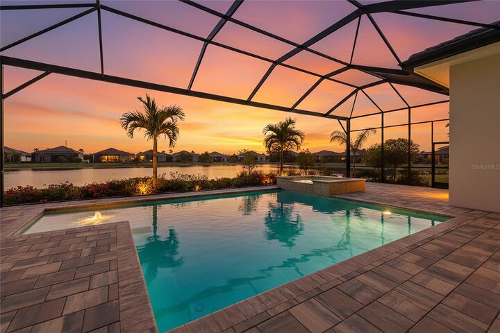 Property Photo: 8249 Pavia Way FL 34202