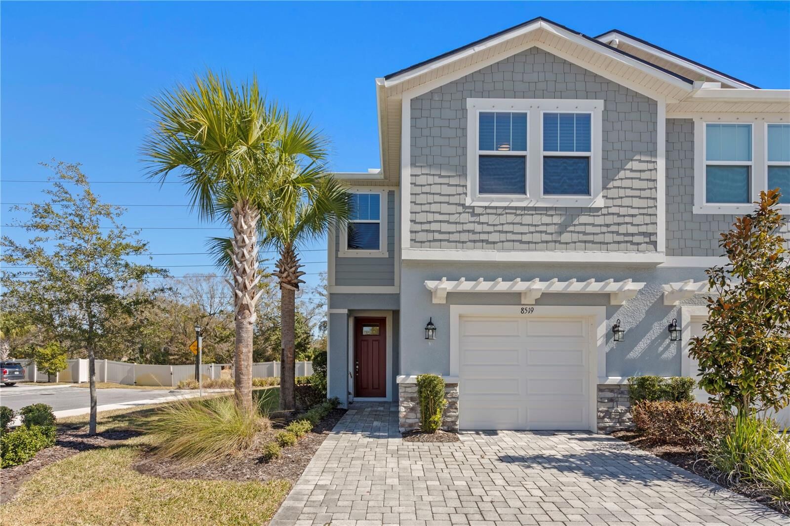 Property Photo:  8519 Primrose Willow Place  FL 33556 