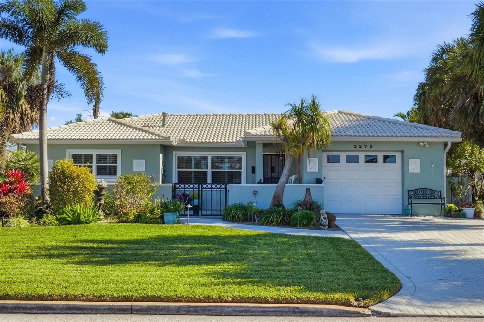 Property Photo:  2273 W Vina Del Mar Boulevard  FL 33706 