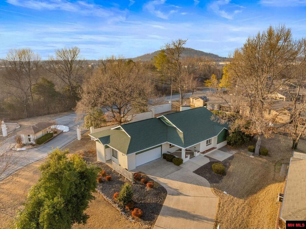 Property Photo:  1301 Porter Lane  AR 72653 