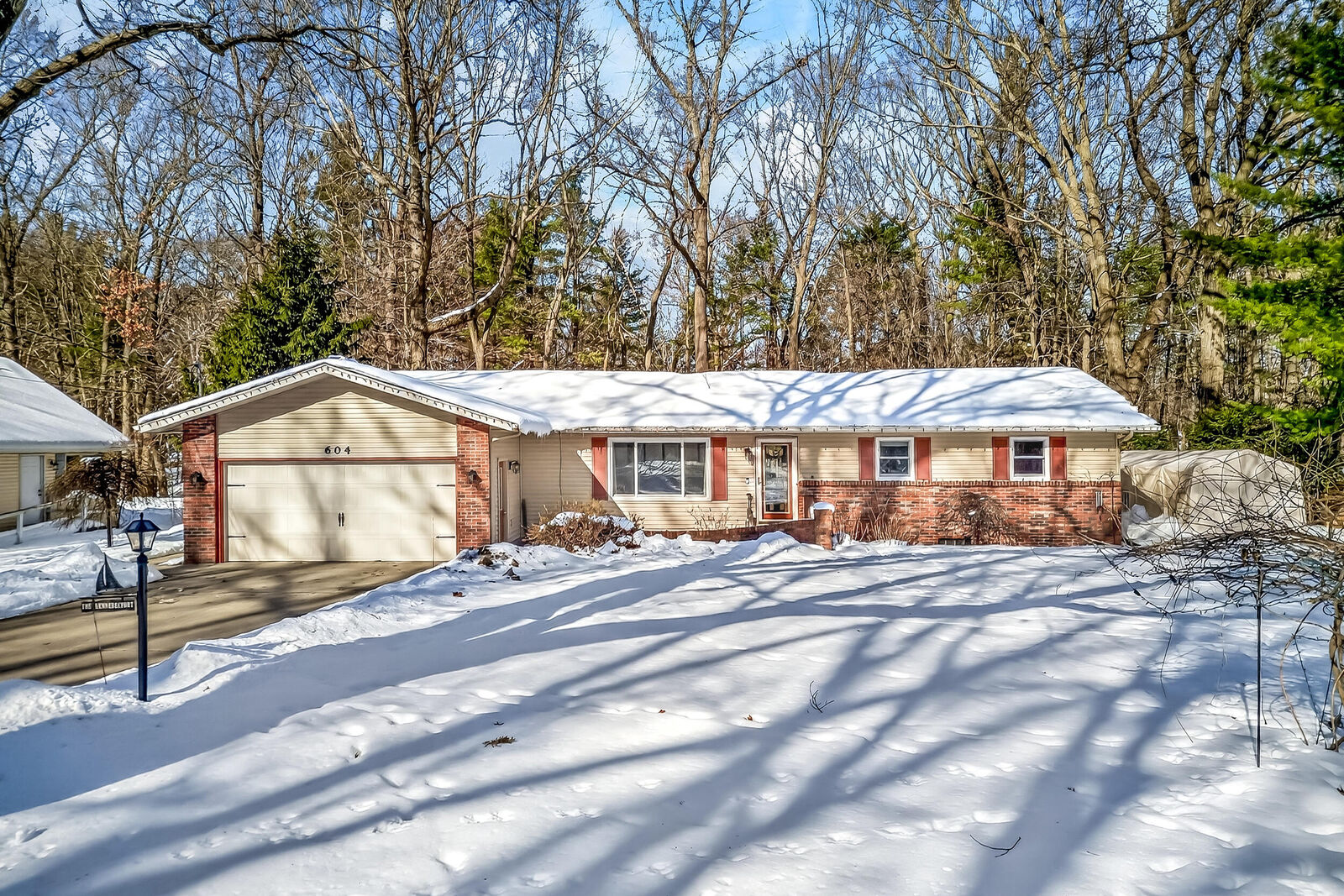 Property Photo: 604 E Muskegon Avenue MI 49461