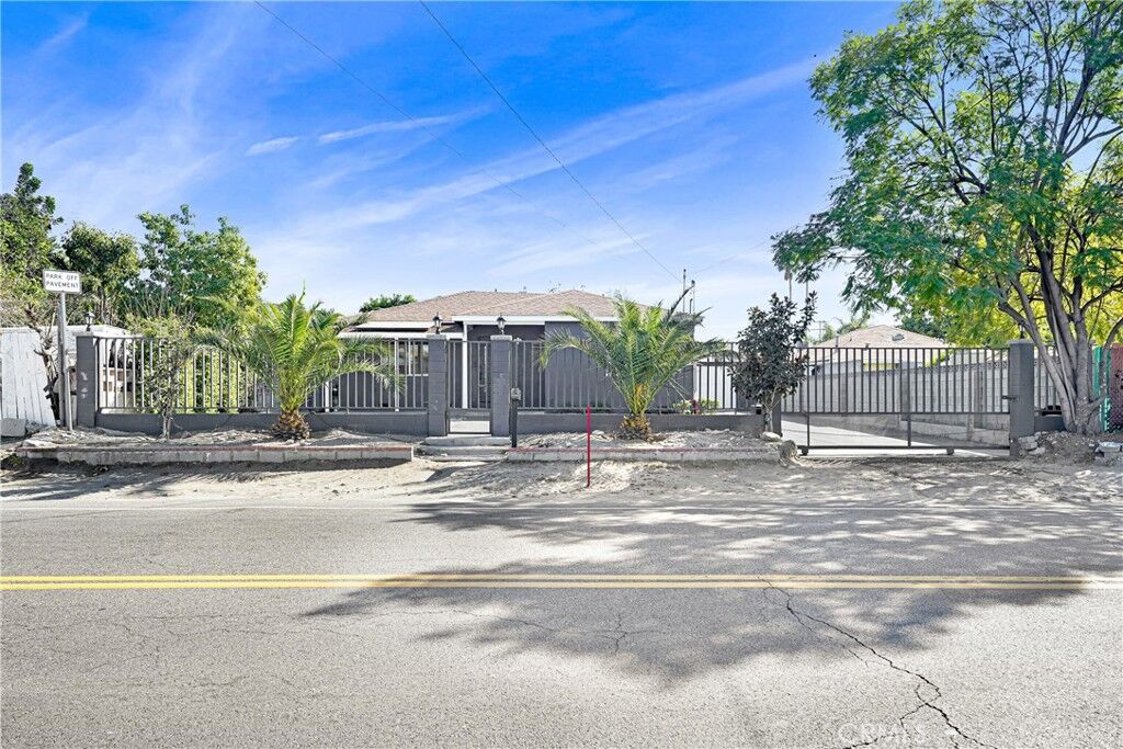 Property Photo:  11068 Penrose Street  CA 91352 