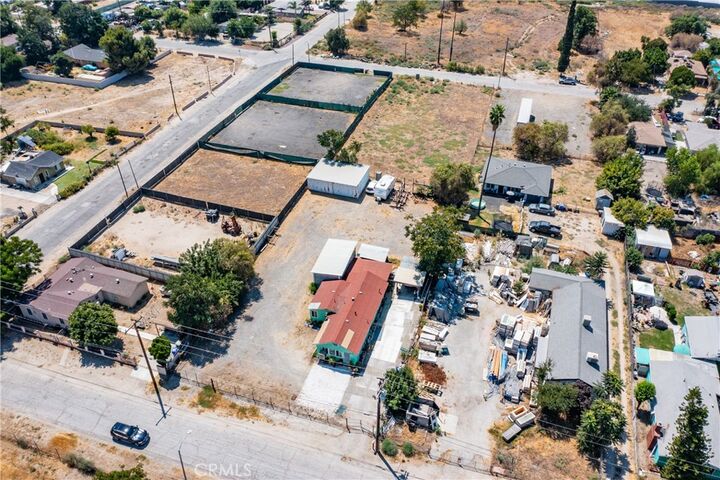 Property Photo: 608 E Santa Fe CA 92408