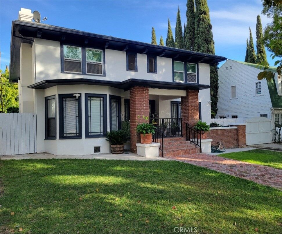 Property Photo:  1434 N Genesee Avenue  CA 90046 
