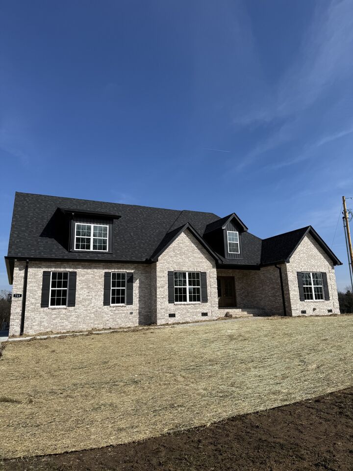 Property Photo: 725 Knight Campground Rd TN 37160