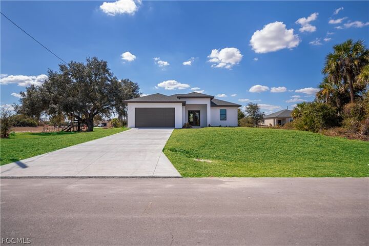 Property Photo:  3034 NW Beechwood Circle  FL 33935 