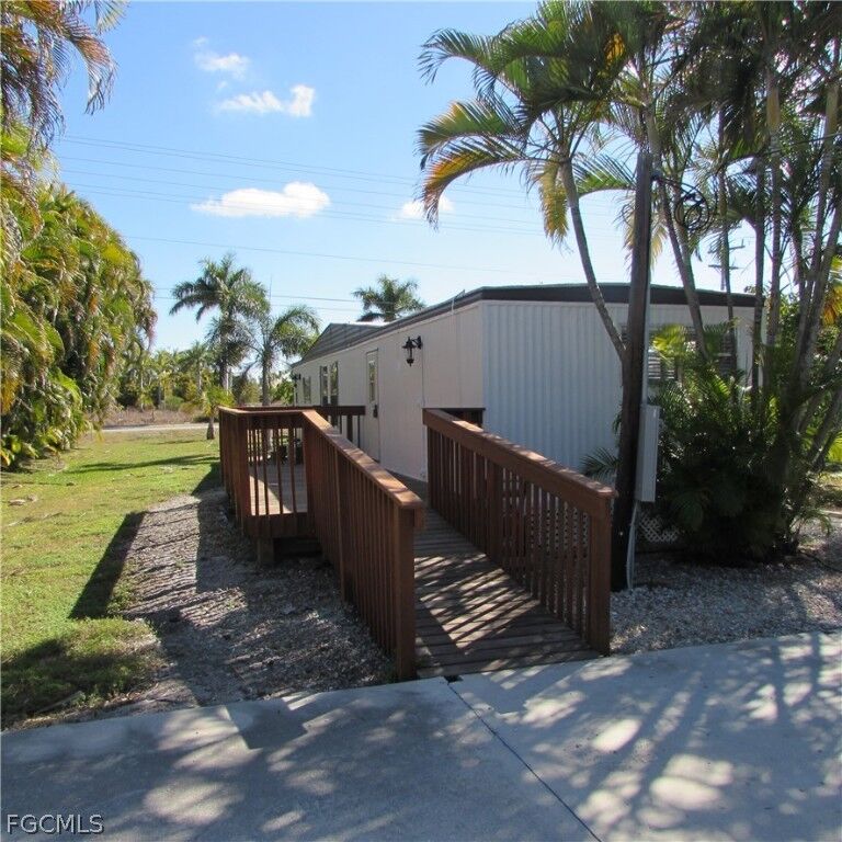 Property Photo:  5923 Bomar Lane  FL 33922 