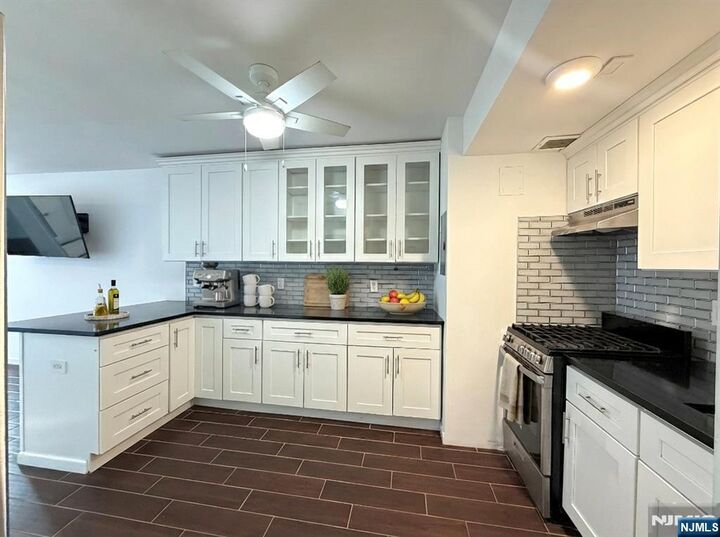 Property Photo:  500 Linwood Drive 3D  NJ 07024 