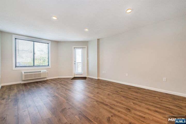 Property Photo:  115 Polifly Road 5D  NJ 07601 