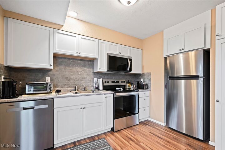 Property Photo:  700 Lakeview Drive  OH 44410 