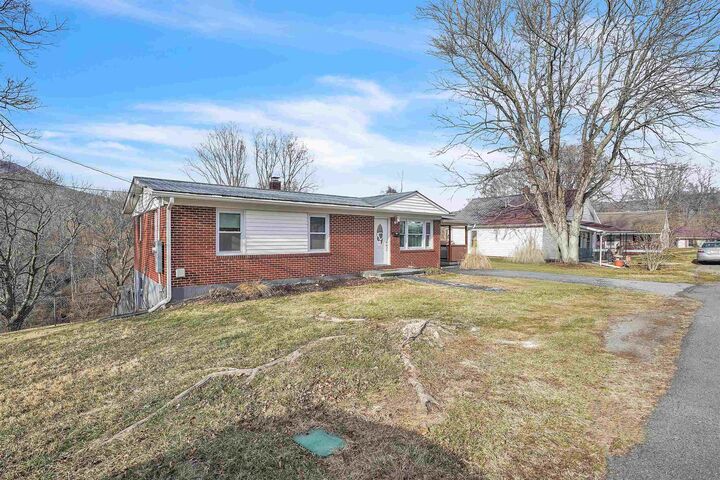 Property Photo: 709 Giles Street VA 24134