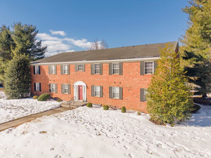 Property Photo:  380 New Kent Road  VA 24060 