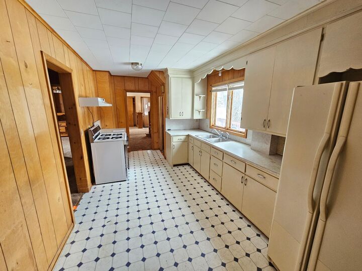 Property Photo: 400 2nd Street SW MN 55006