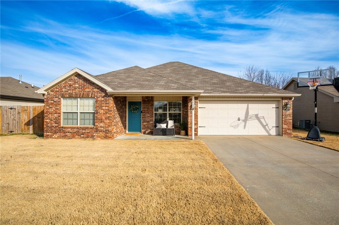 Property Photo:  5407 SW Sahara Street  AR 72713 