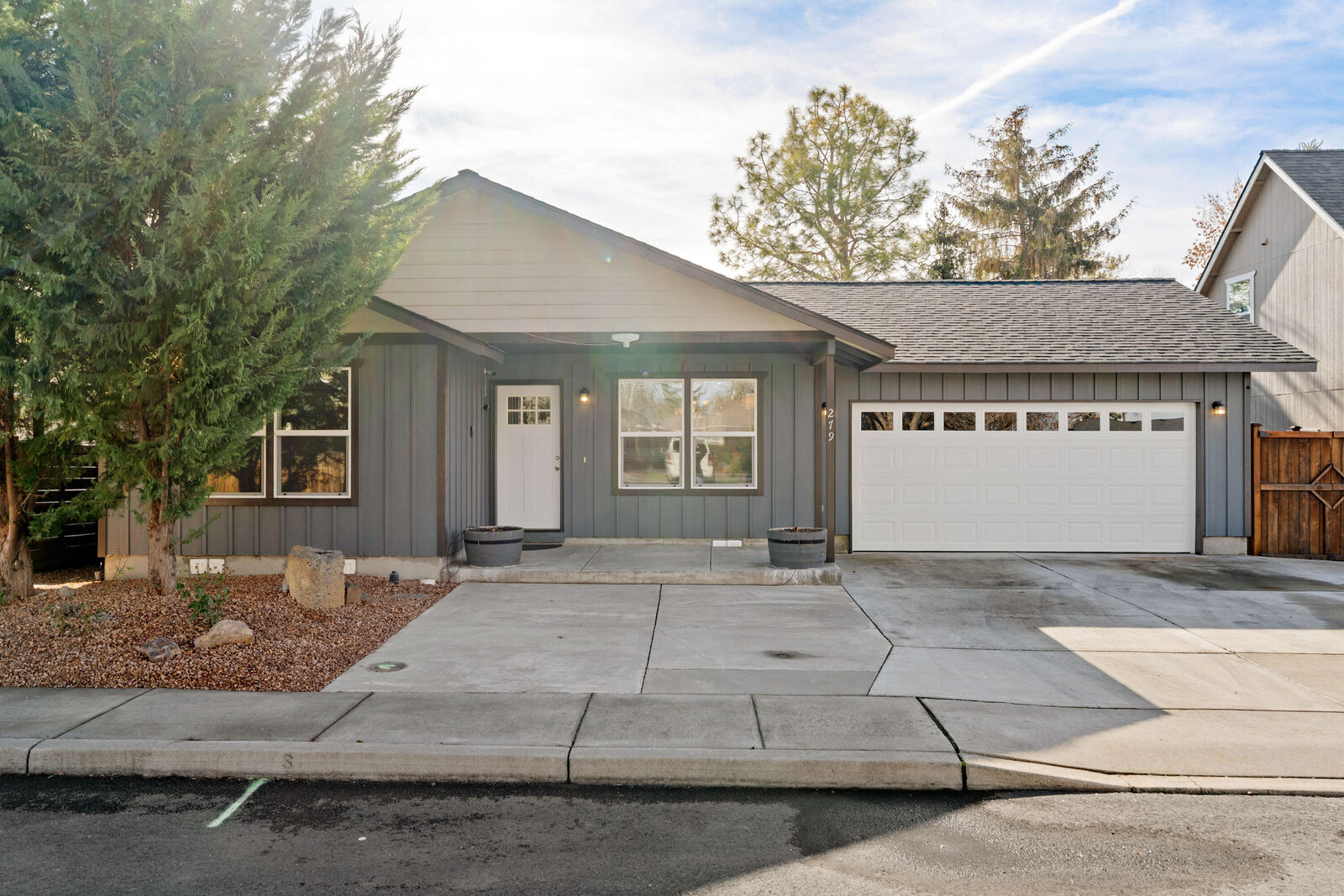 Property Photo:  279 SE Laurel Lane  OR 97754 