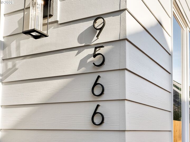 Property Photo:  9566 N Buchanan Ave  OR 97203 