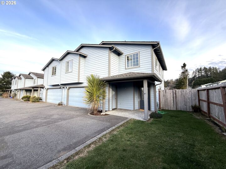 Property Photo:  714 Pioneer Rd 4B  OR 97415 