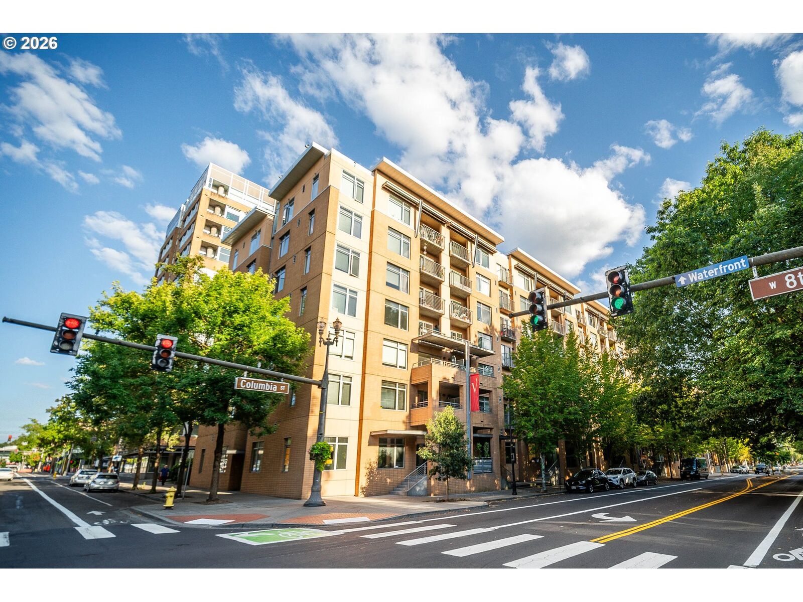 Property Photo:  701 Columbia St  WA 98660 