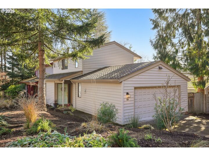 Property Photo: 13 Mountain Cir OR 97035