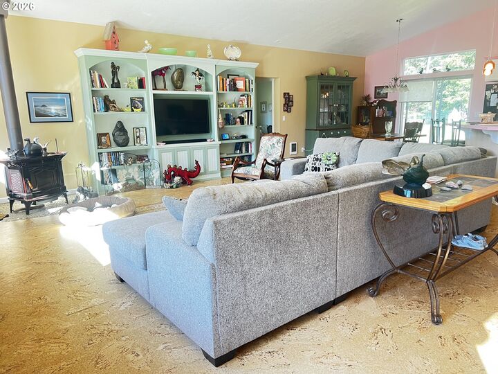 Property Photo: 407 Winchuck River Rd OR 97415