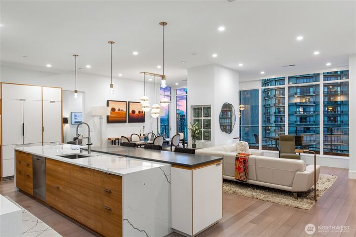 Property Photo:  1920  4th Avenue 3104  WA 98101 