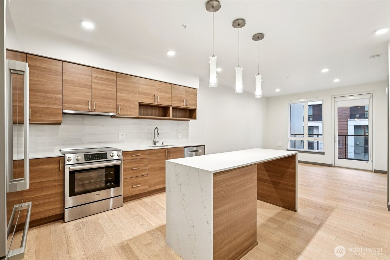 Property Photo: 11903 NE 128th Street 320 WA 98034