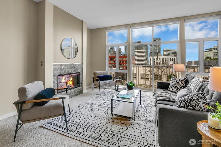 Property Photo:  303 E Pike Street 402  WA 98122 