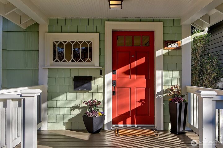 Property Photo:  1522  3rd Avenue W  WA 98119 