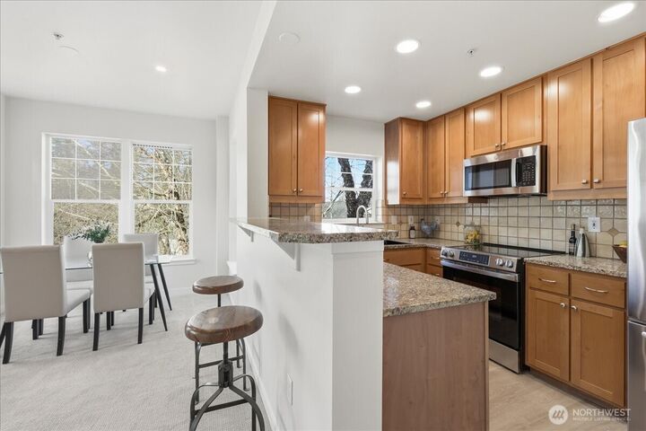 Property Photo:  4319  Issaquah-Pine Lake Road SE 905  WA 98075 